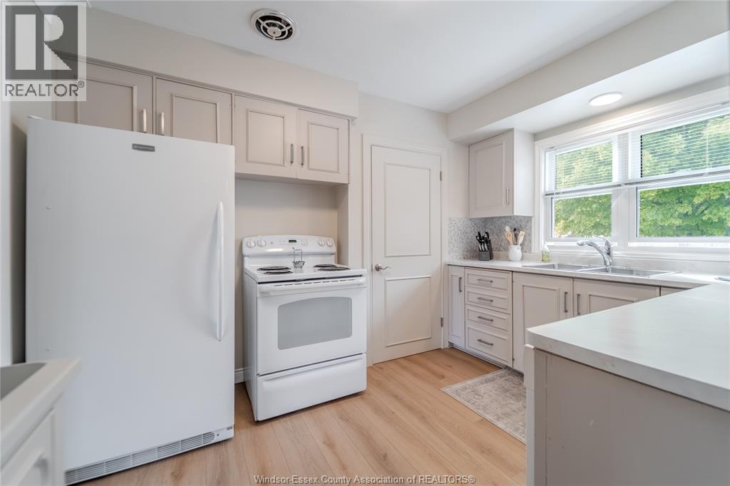 1049 Buckingham Road, Windsor, Ontario  N8S 2E2 - Photo 11 - 26025018