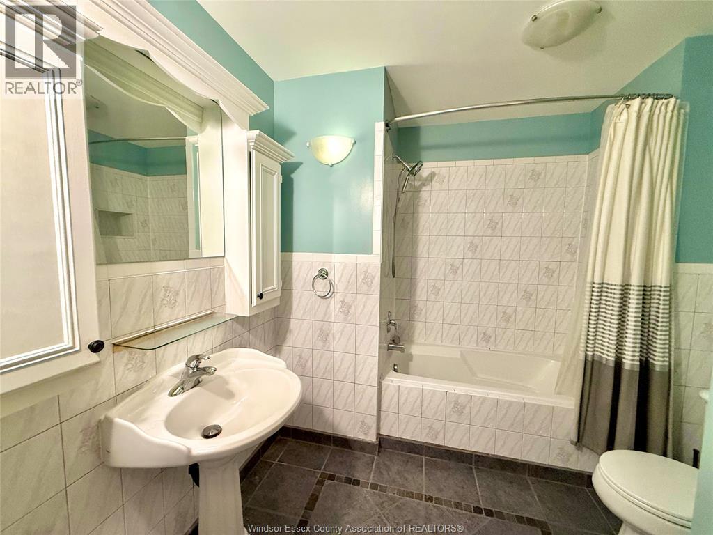2360 Randolph, Windsor, Ontario  N9E 4A1 - Photo 11 - 26024988