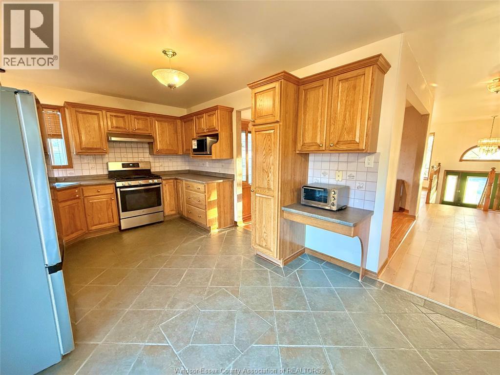 2360 Randolph, Windsor, Ontario  N9E 4A1 - Photo 9 - 26024988