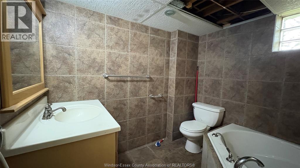 3155 Randolph Avenue West, Windsor, Ontario  N9E 3E5 - Photo 16 - 26025041