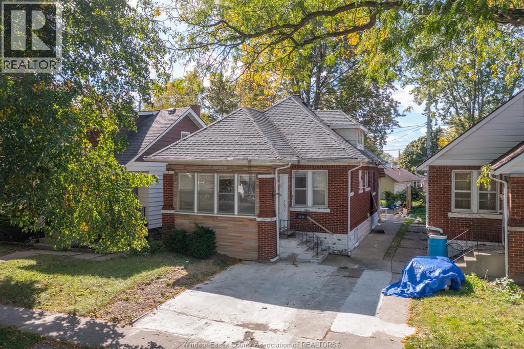 2137 York Street, Windsor, Ontario  N8X 1W8 - Photo 1 - 26025002