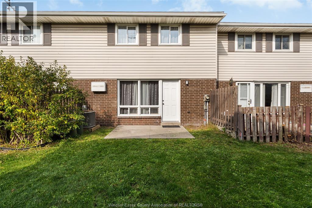 2755 Meadowbrook Lane Unit# 11, Windsor, Ontario  N8T 2Y6 - Photo 3 - 26025370