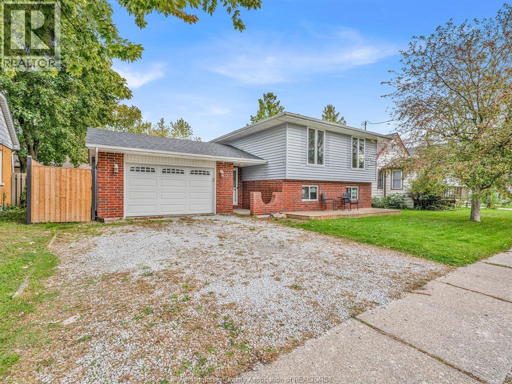 $569,900910 William Street, Tecumseh, Ontario