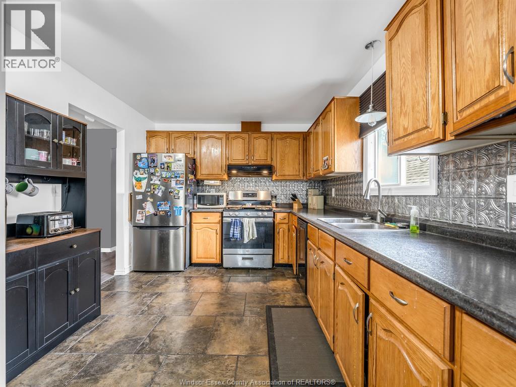 910 William Street, Tecumseh, Ontario  N8N 2A4 - Photo 17 - 26025320