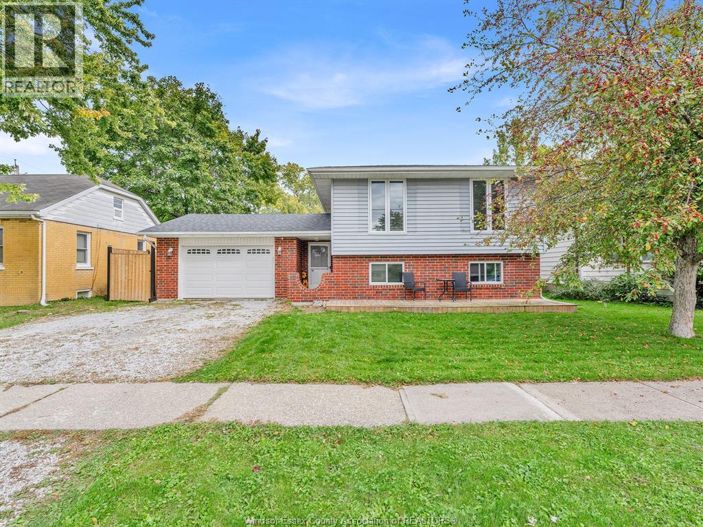 910 William Street, Tecumseh, Ontario  N8N 2A4 - Photo 3 - 26025320