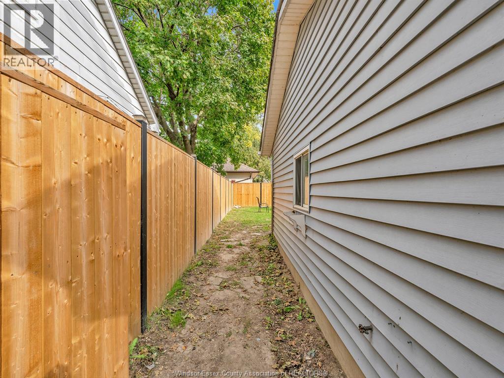 910 William Street, Tecumseh, Ontario  N8N 2A4 - Photo 35 - 26025320
