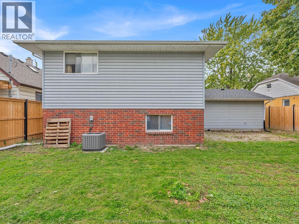 910 William Street, Tecumseh, Ontario  N8N 2A4 - Photo 39 - 26025320