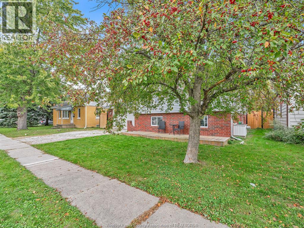 910 William Street, Tecumseh, Ontario  N8N 2A4 - Photo 5 - 26025320