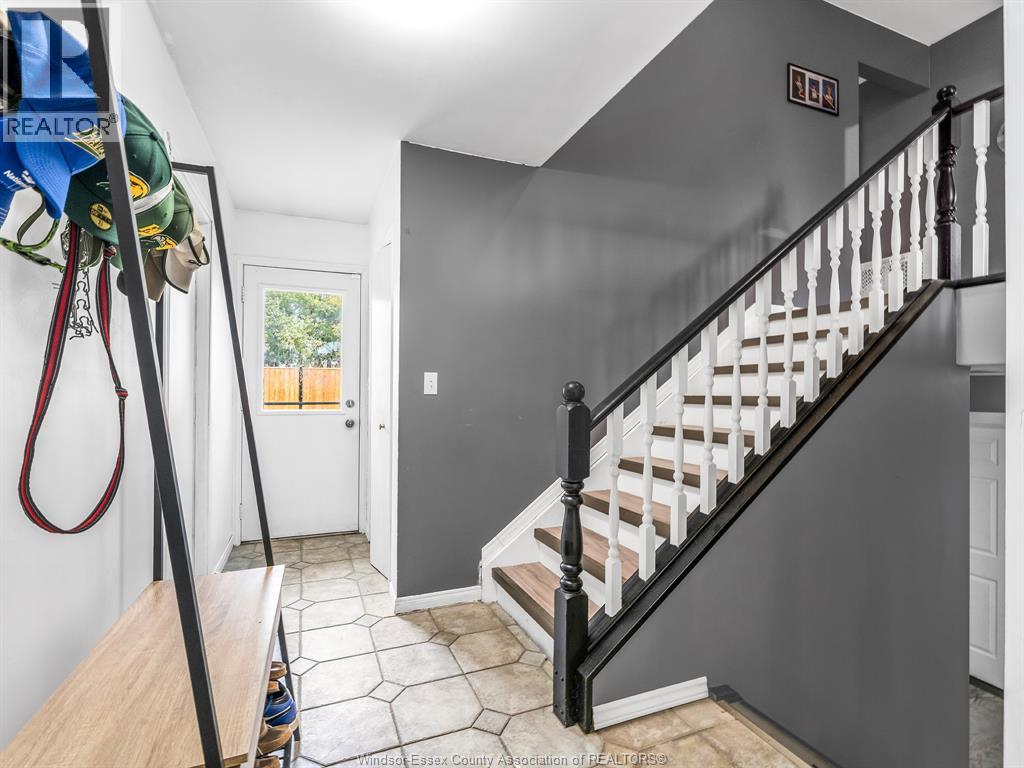 910 William Street, Tecumseh, Ontario  N8N 2A4 - Photo 6 - 26025320