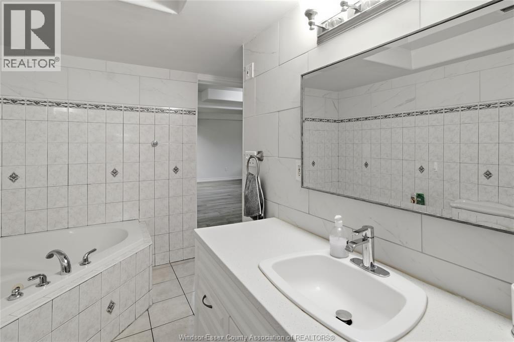 2424 Timbercrest Avenue, Windsor, Ontario  N8P 1S2 - Photo 40 - 26025405