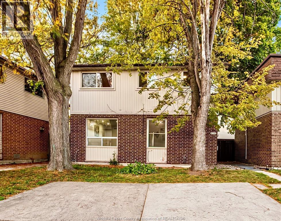 9370 Aire Court, Windsor, Ontario  N8S 4E6 - Photo 1 - 26025386