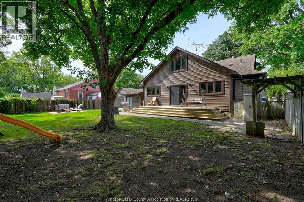 2574 Buckingham, Windsor, Ontario  N8T 2B6 - Photo 41 - 26025584