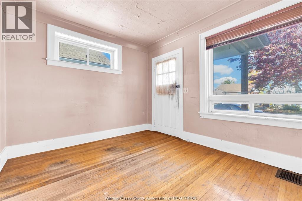 2379 George, Windsor, Ontario  N8W 4M3 - Photo 2 - 26025603