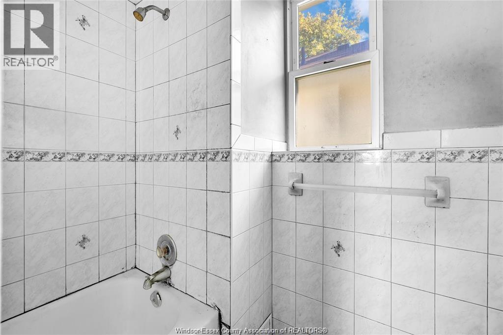 2379 George, Windsor, Ontario  N8W 4M3 - Photo 23 - 26025603