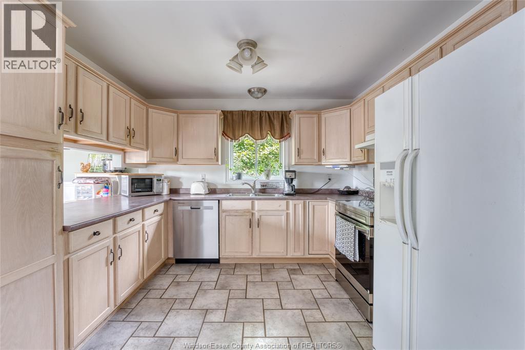 1610 Chornoby Crescent, Tecumseh, Ontario  N8N 4W3 - Photo 8 - 26025755