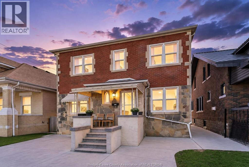 975 Parent, Windsor, Ontario  N9A 2E2 - Photo 1 - 26025817