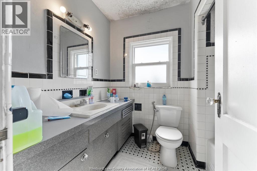 975 Parent, Windsor, Ontario  N9A 2E2 - Photo 25 - 26025817