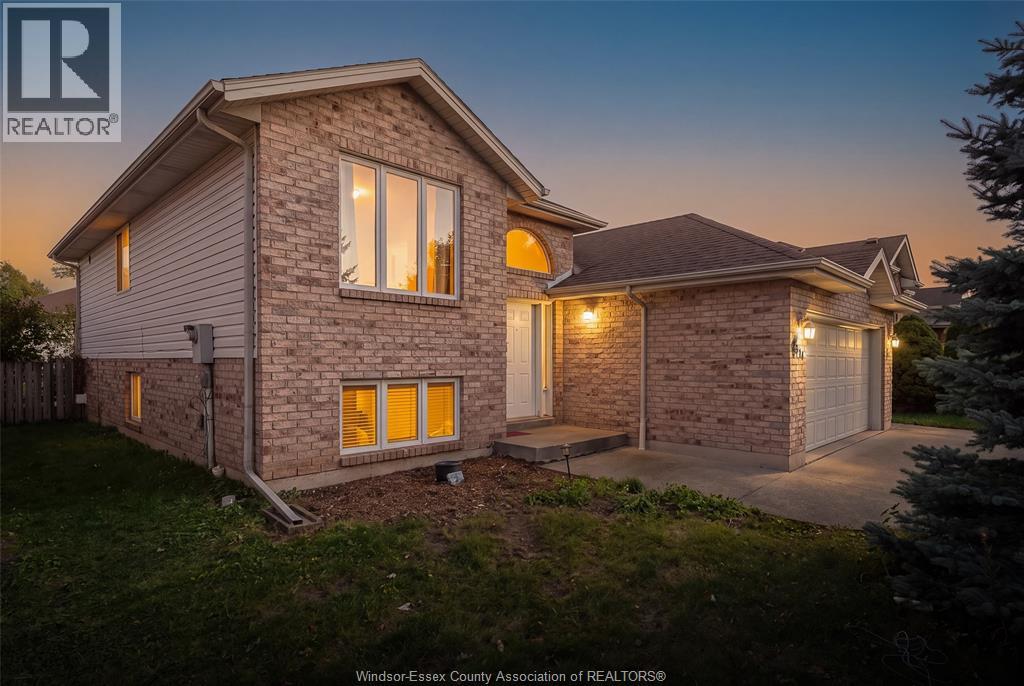 2314 St Clair Avenue, Windsor, Ontario  N9E 4S7 - Photo 1 - 26025927