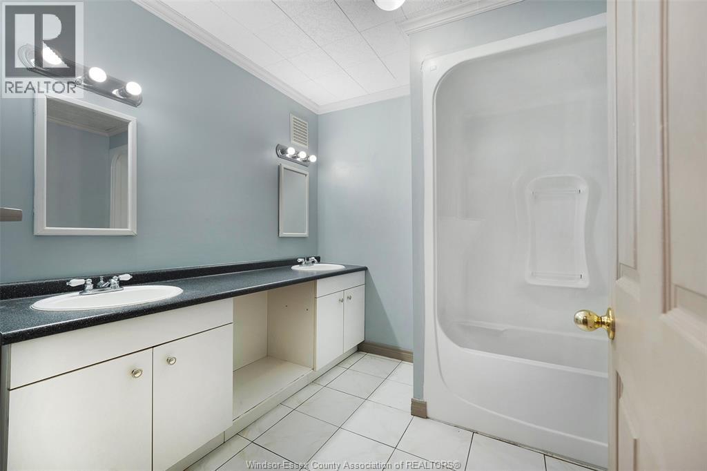 2314 St Clair Avenue, Windsor, Ontario  N9E 4S7 - Photo 32 - 26025927