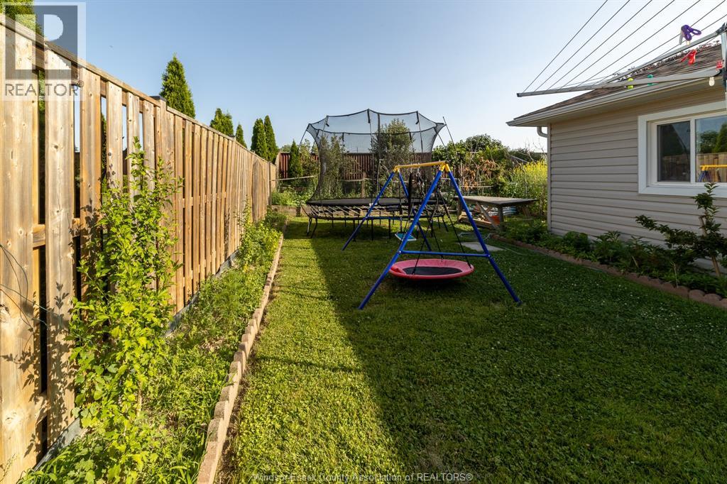 3444 Hemlock, Windsor, Ontario  N8R 1Z9 - Photo 21 - 26025940
