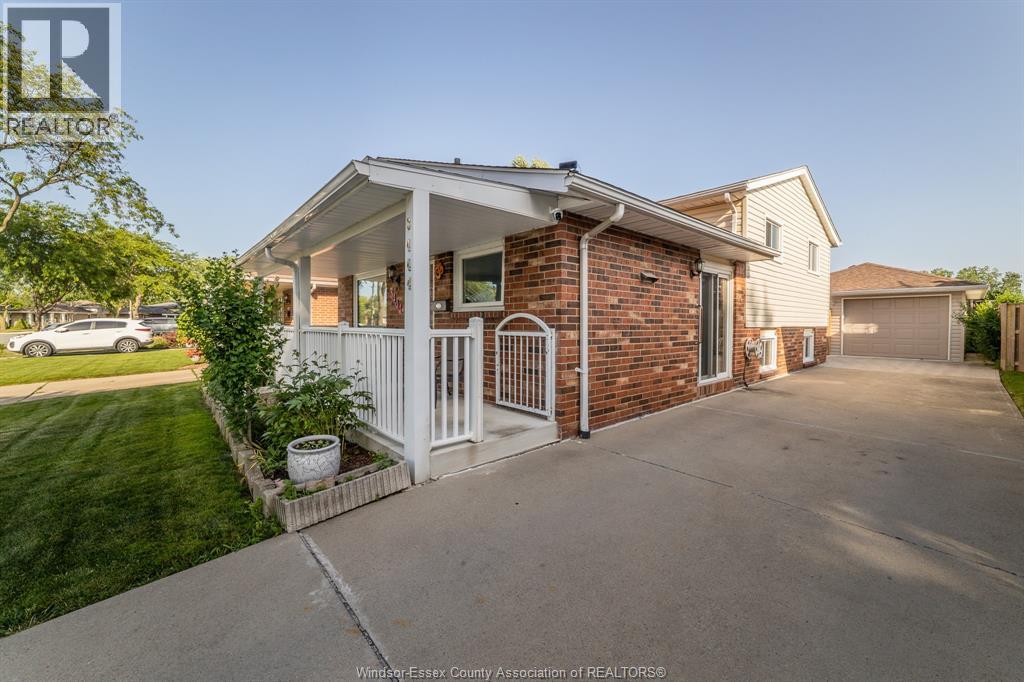 3444 Hemlock, Windsor, Ontario  N8R 1Z9 - Photo 4 - 26025940
