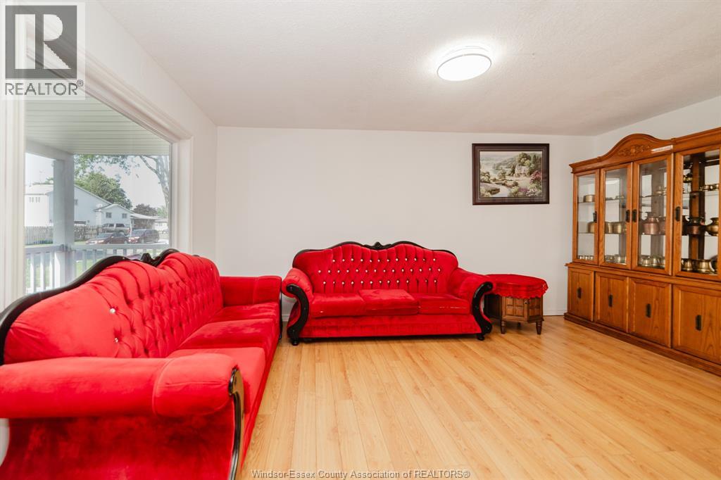 3444 Hemlock, Windsor, Ontario  N8R 1Z9 - Photo 5 - 26025940