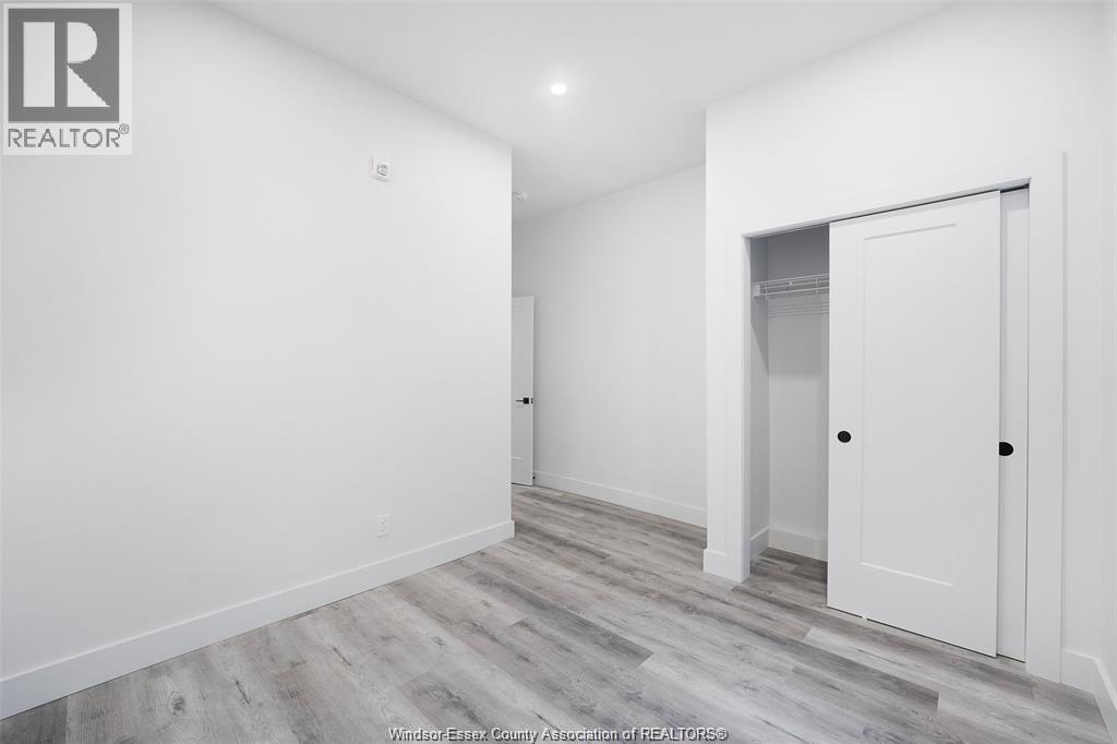 930 Marion, Windsor, Ontario  N9A 2J2 - Photo 3 - 26026132