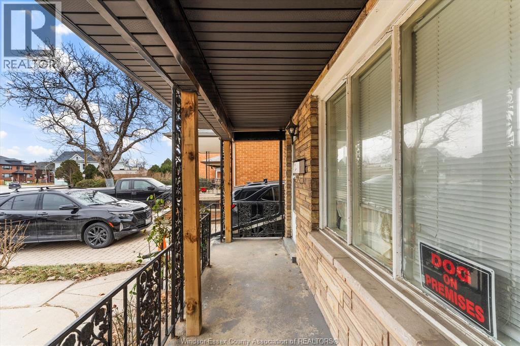 749 Glengarry Avenue, Windsor, Ontario  N9A 1R4 - Photo 5 - 26026276