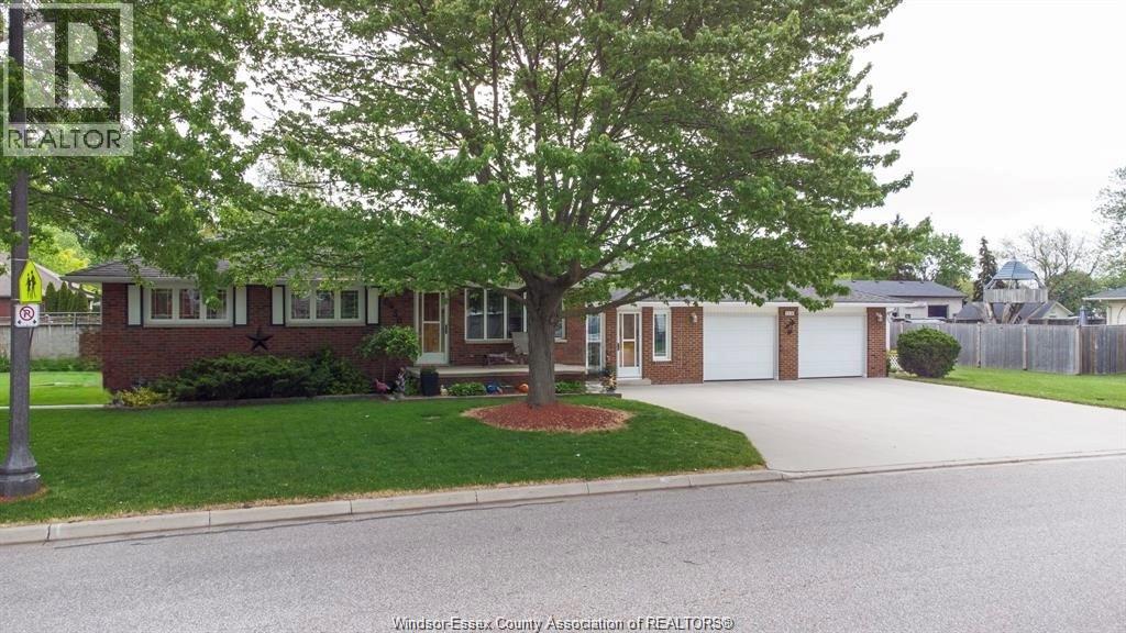 2530 St . Alphonse Avenue, Tecumseh, Ontario  N8N 2X4 - Photo 2 - 26026290