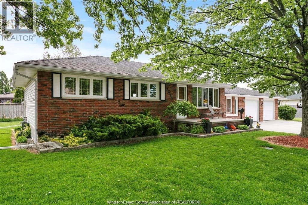 2530 St . Alphonse Avenue, Tecumseh, Ontario  N8N 2X4 - Photo 3 - 26026290