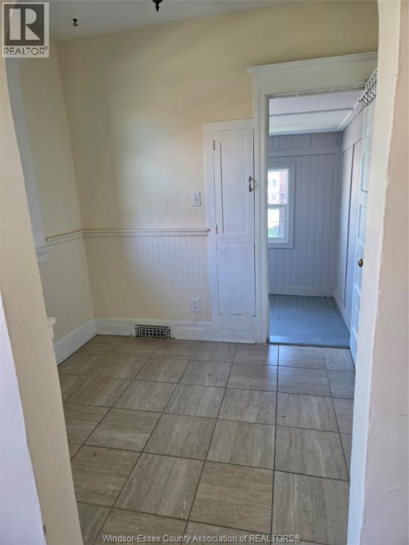 285 Elliott Street West Unit# 2, Windsor, Ontario  N9A 5Y9 - Photo 10 - 26026320