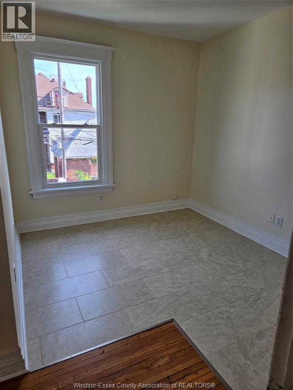 285 Elliott Street West Unit# 2, Windsor, Ontario  N9A 5Y9 - Photo 11 - 26026320
