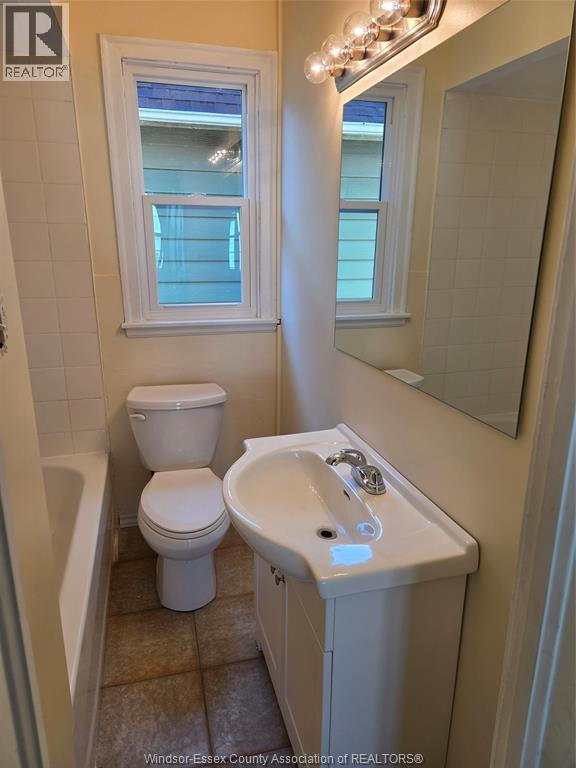 285 Elliott Street West Unit# 2, Windsor, Ontario  N9A 5Y9 - Photo 12 - 26026320