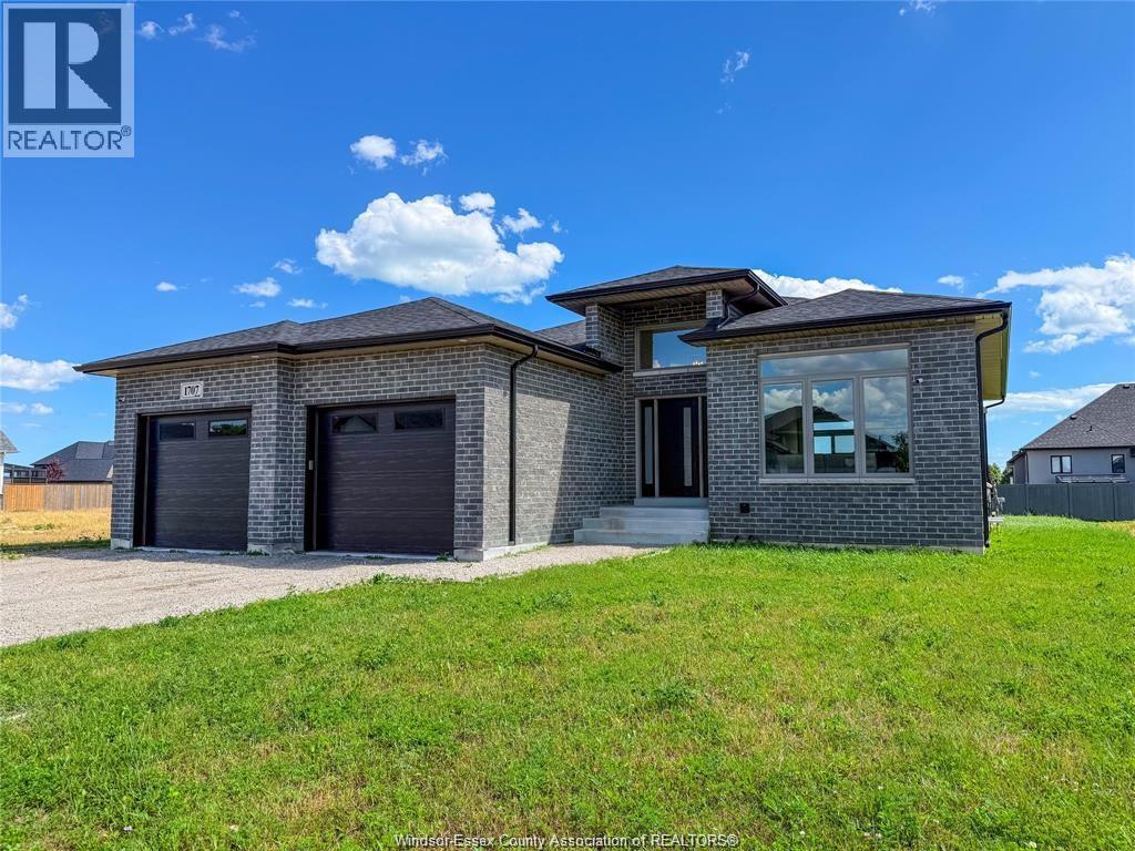 1707 Mucci, Kingsville, Ontario  N0P 2G0 - Photo 2 - 26026389