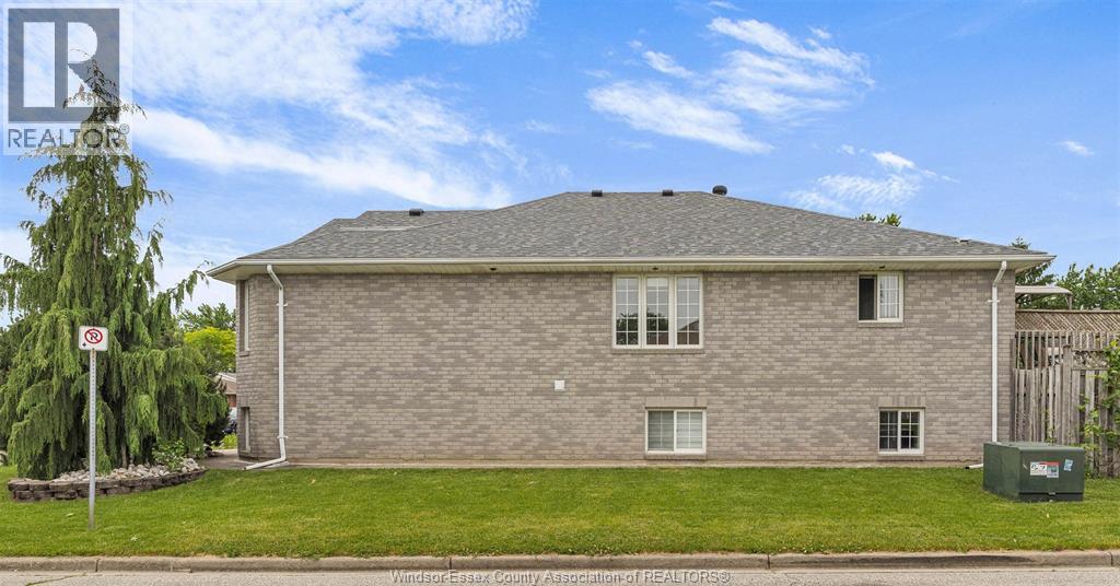 1546 Reading Street, Windsor, Ontario  N8W 5N2 - Photo 3 - 26026381