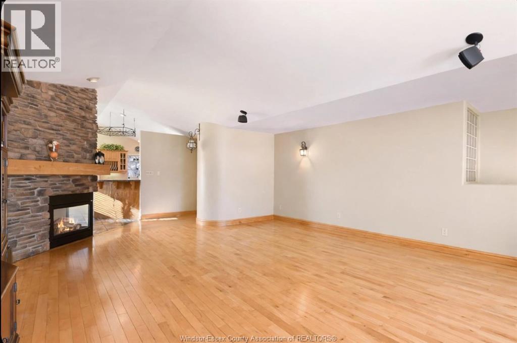 555 Revland Drive Unit# Upper, Tecumseh, Ontario  N8N 4T2 - Photo 3 - 26026301
