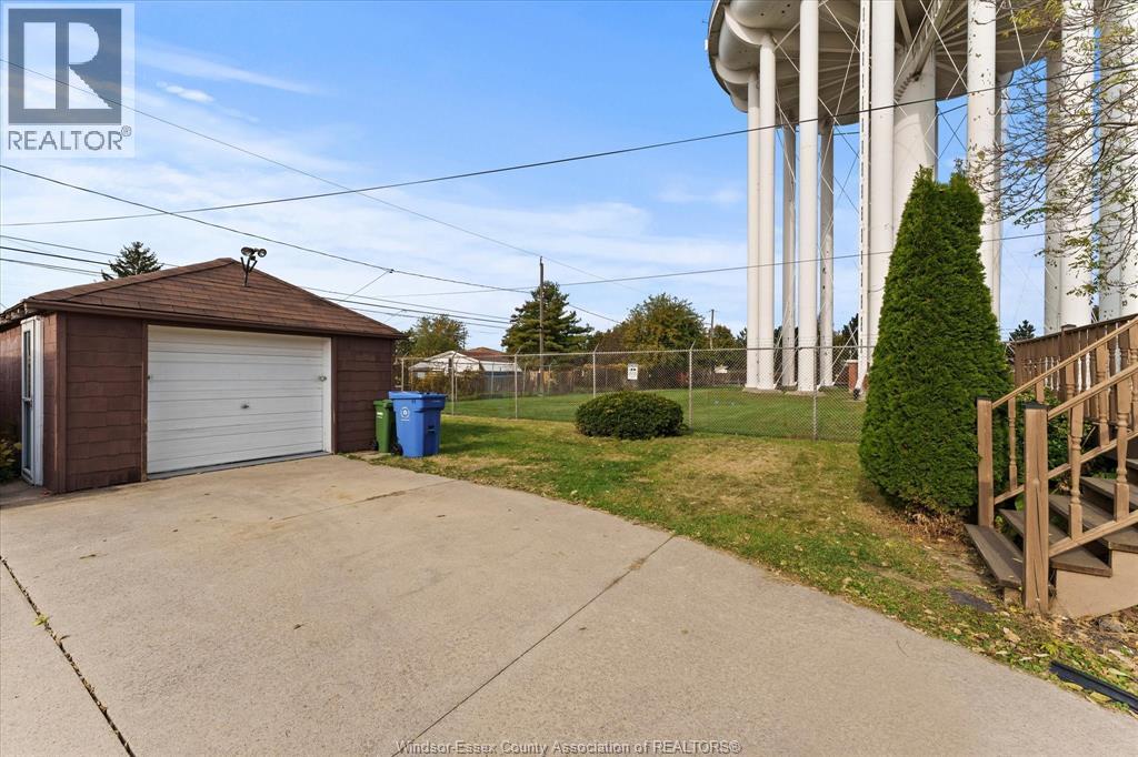 1615 Benjamin, Windsor, Ontario  N8X 4N7 - Photo 31 - 26026023