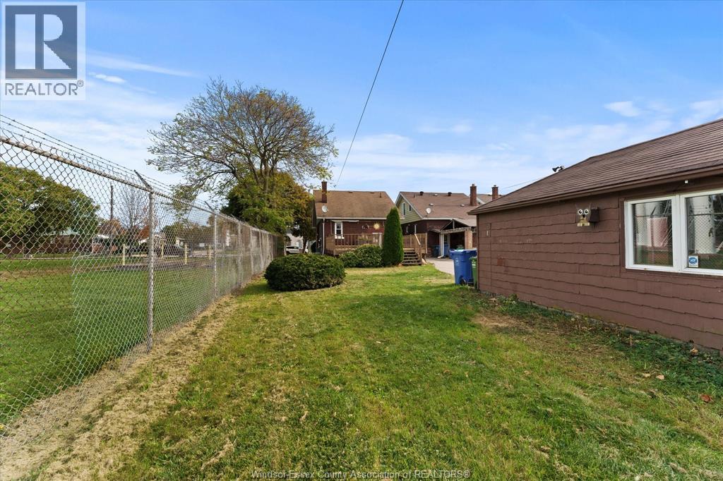 1615 Benjamin, Windsor, Ontario  N8X 4N7 - Photo 35 - 26026023