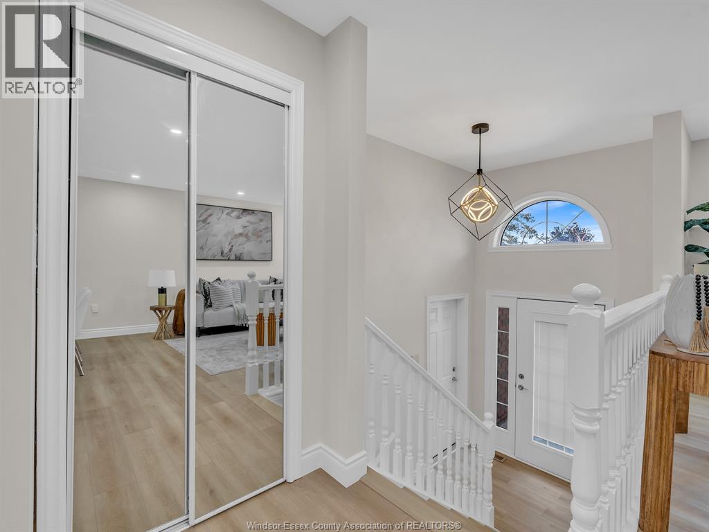 4274 Dennison Court, Windsor, Ontario  N9G 2Y8 - Photo 9 - 26026559