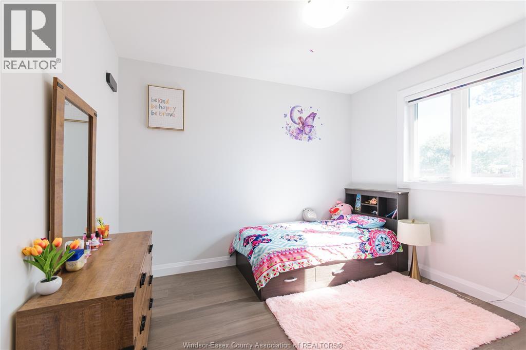 2507 Roxborough Boulevard, Windsor, Ontario  N9E 0A9 - Photo 30 - 26026459