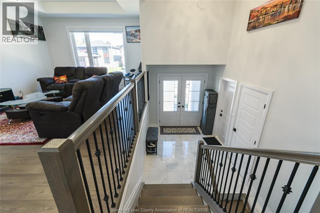 2507 Roxborough Boulevard, Windsor, Ontario  N9E 0A9 - Photo 32 - 26026459