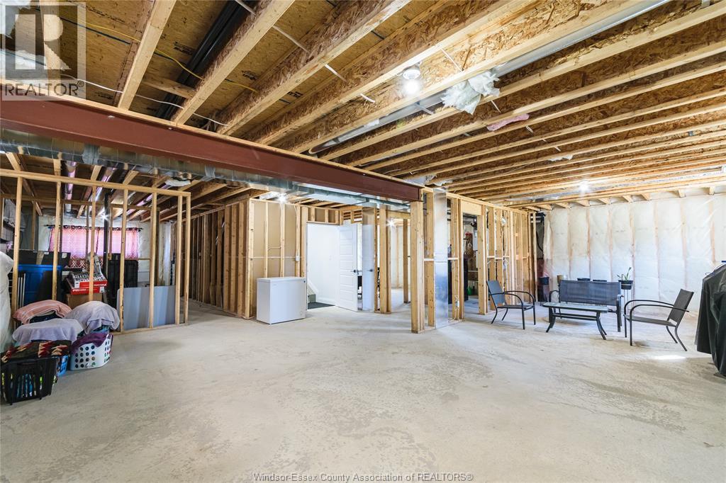 2507 Roxborough Boulevard, Windsor, Ontario  N9E 0A9 - Photo 36 - 26026459