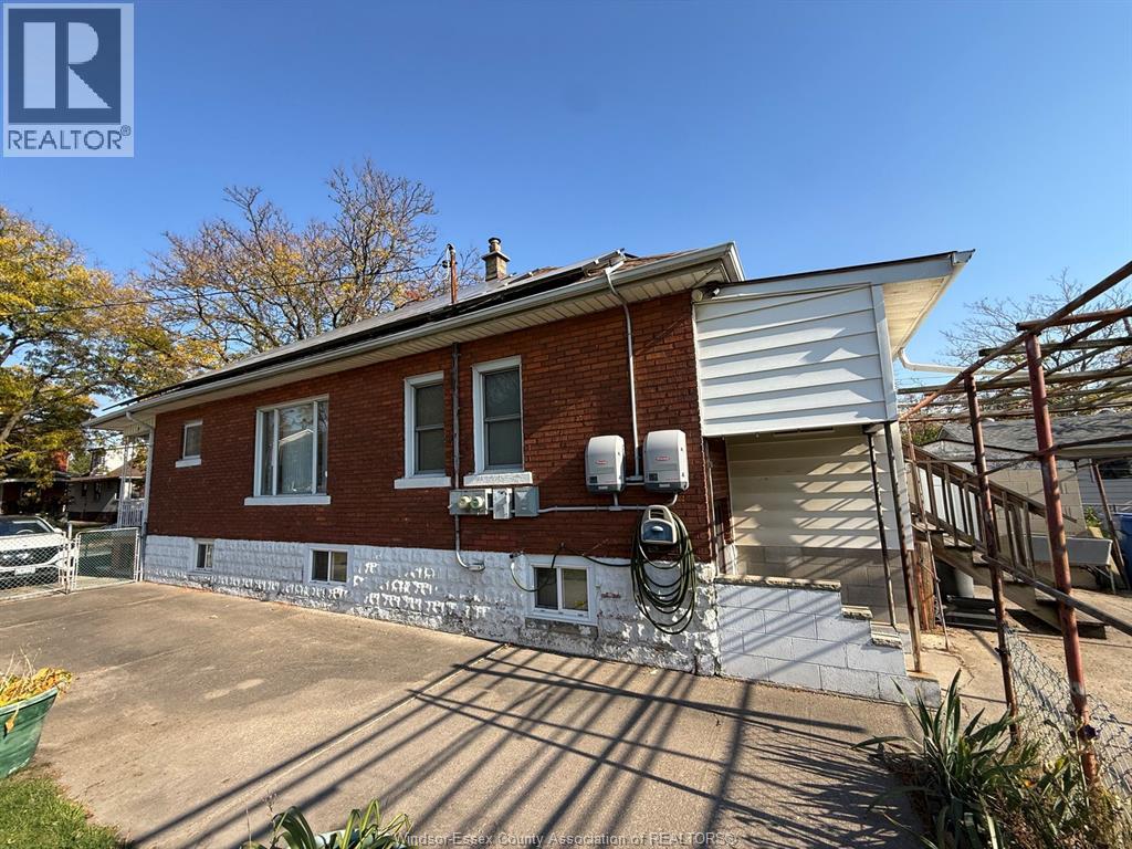 539 Brock St, Windsor, Ontario  N9C 2T1 - Photo 3 - 26026566