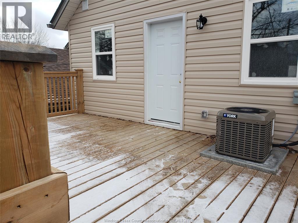 372 Louis Unit# Upper, Windsor, Ontario  N9A 1W4 - Photo 5 - 26026462
