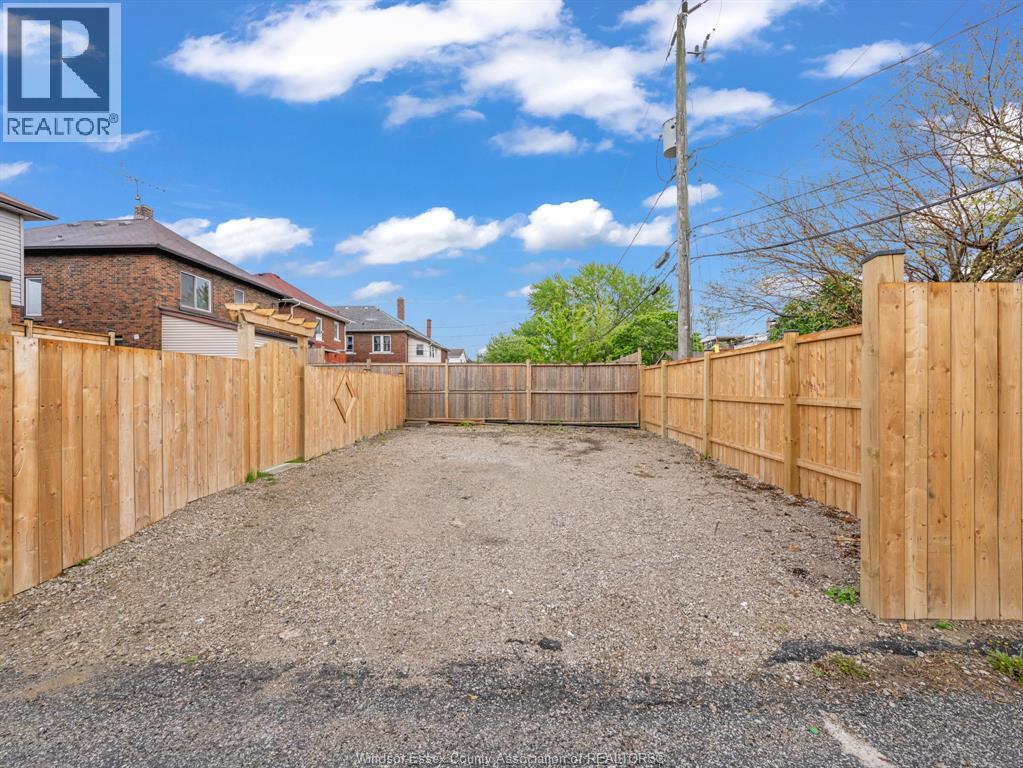 1219 Elsmere Avenue, Windsor, Ontario  N9A 2B1 - Photo 36 - 26026642