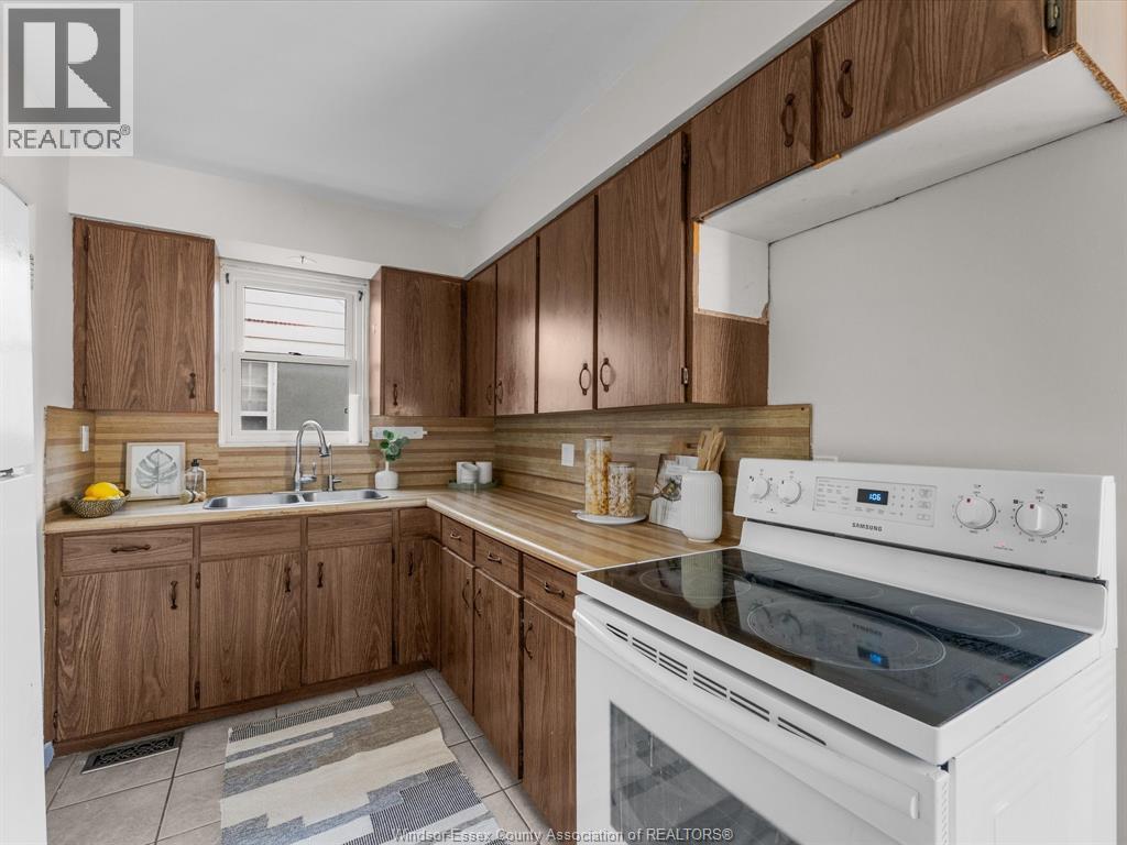 2441 Kildare, Windsor, Ontario  N8W 2Y1 - Photo 12 - 26026436