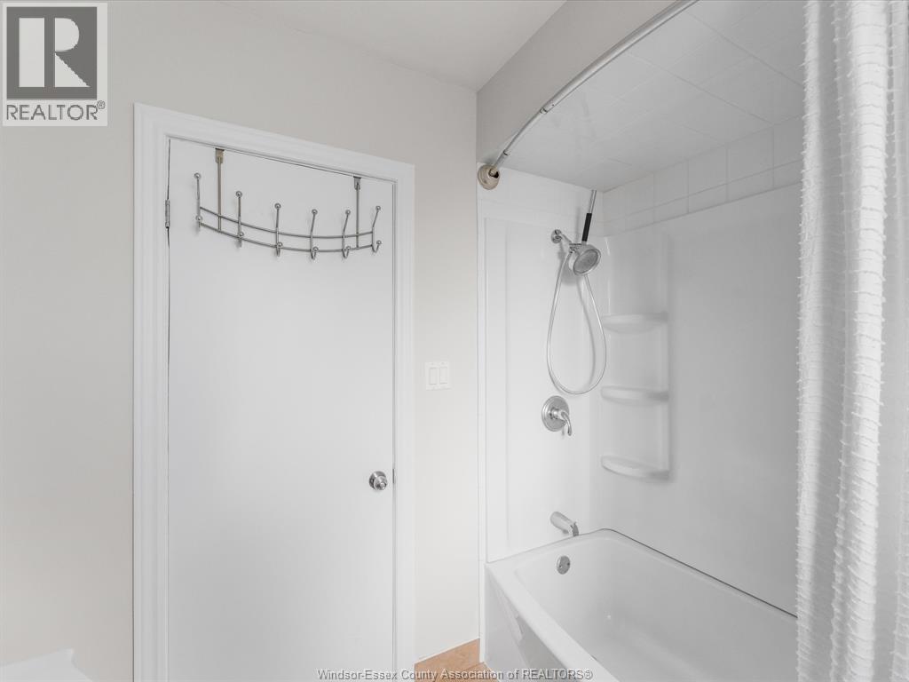 2441 Kildare, Windsor, Ontario  N8W 2Y1 - Photo 17 - 26026436