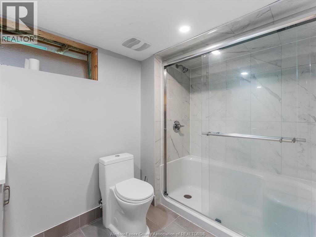 2441 Kildare, Windsor, Ontario  N8W 2Y1 - Photo 24 - 26026436