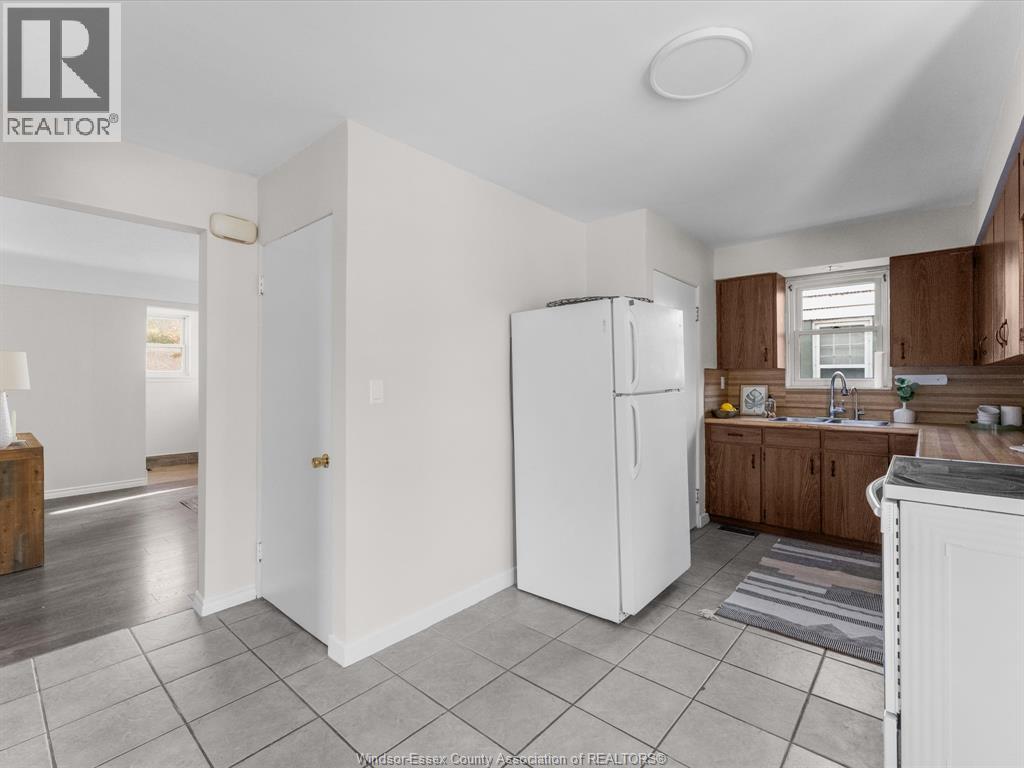 2441 Kildare, Windsor, Ontario  N8W 2Y1 - Photo 9 - 26026436
