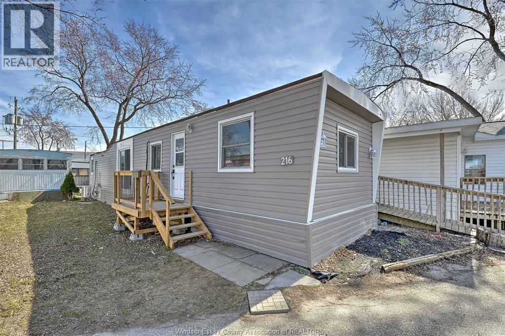 216 Barracuda Avenue, Windsor, Ontario  N8W 2B1 - Photo 1 - 26026568